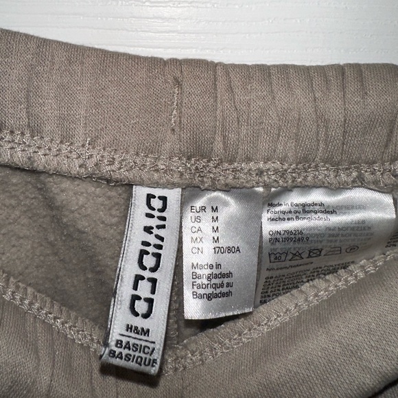 H&M Women’s Beige Wide Leg Sweatpants - Picture 2 of 4